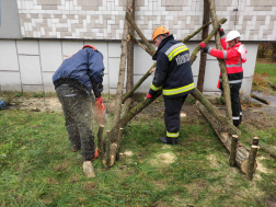 Épület megtámasztása