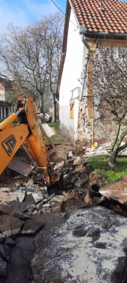 Munkagép a helyszínen