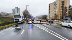 Villanyoszlopnak ütközött egy teherautó Salgótarjánban