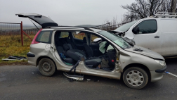 Frontális karambol történt Nógrád település közelében