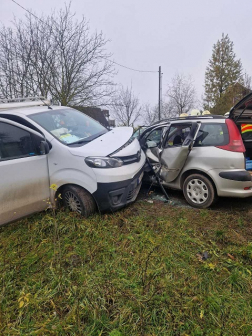 Frontális karambol történt Nógrád település közelében