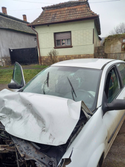 Közúti baleset Taron