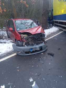 Közúti baleset Erdőkürt és Acsa között