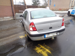 Távközlési oszlopnak ütközött egy személyautó Balassagyarmaton