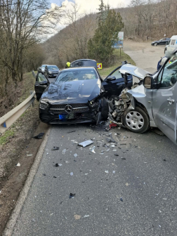 Közúti baleset Alsótold és Kozárd között