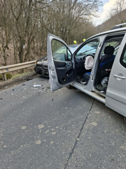 Közúti baleset Alsótold és Kozárd között