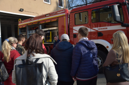 Autista és középsúlyos értelmi fogyatékos tanulók látogattak el a tűzoltókhoz
