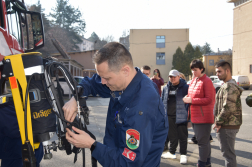 Autista és középsúlyos értelmi fogyatékos tanulók látogattak el a tűzoltókhoz