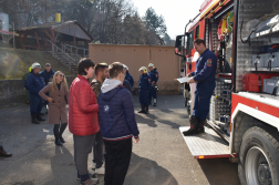 Autista és középsúlyos értelmi fogyatékos tanulók látogattak el a tűzoltókhoz