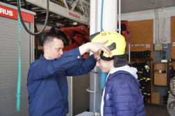 Autista és középsúlyos értelmi fogyatékos tanulók látogattak el a tűzoltókhoz