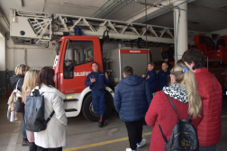 Autista és középsúlyos értelmi fogyatékos tanulók látogattak el a tűzoltókhoz