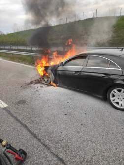 Autó tűz 21-es számú főút