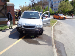 Közúti baleset Balassagyarmaton, a Mikszáth Kálmán utcában