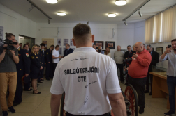 Domborművet avattak a salgótarjáni tűzoltók
