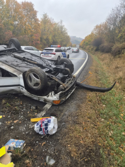 Közúti baleset a 2-es főúton a Tolmácsi elágazó közelében