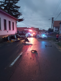 A katasztrófavédelem, a rendőrség és a mentők is a helyszínen