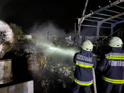 A tüzet négy vízsugárral oltották el