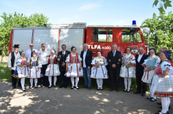 Hagyományőrzők és tűzoltók